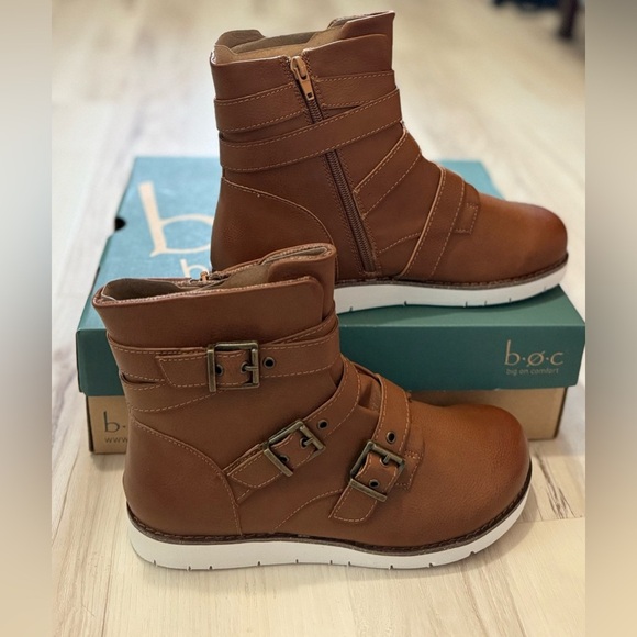 b.o.c. Brown Winter Boots with Buckle Straps - Picture 1 of 6